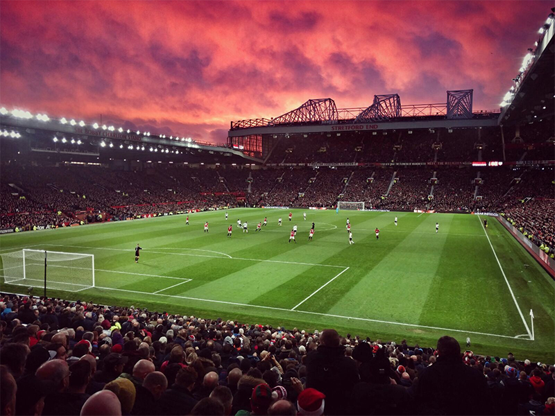 cac-san-van-dong-noi-tieng-old-trafford